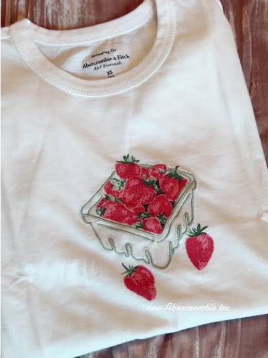 Abercrombie & Fitch Tops - Abercrombie & Fitch White Tee with Strawberry Basket Graphic